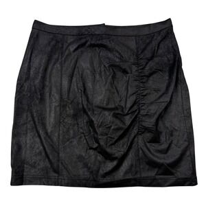Free‎ People Black Faux Leather Mini Skirt Ruched Detail Womens Size Large NEW